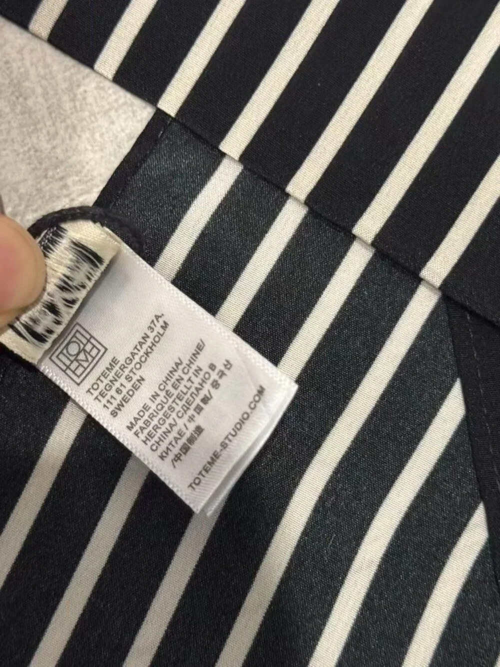 TOTEME Black & White Striped Skinny Silk Scarf
